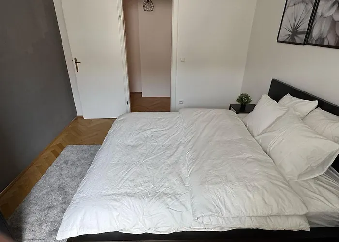100qm, Balcony, Near Center, Schoenbrunn, Attic Apartment *