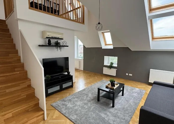 100qm, Balcony, Near Center, Schoenbrunn, Attic Apartment Vienna