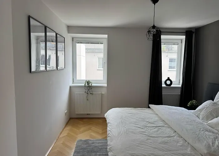 Apartment 100qm, Balcony, Near Center, Schoenbrunn, Attic *