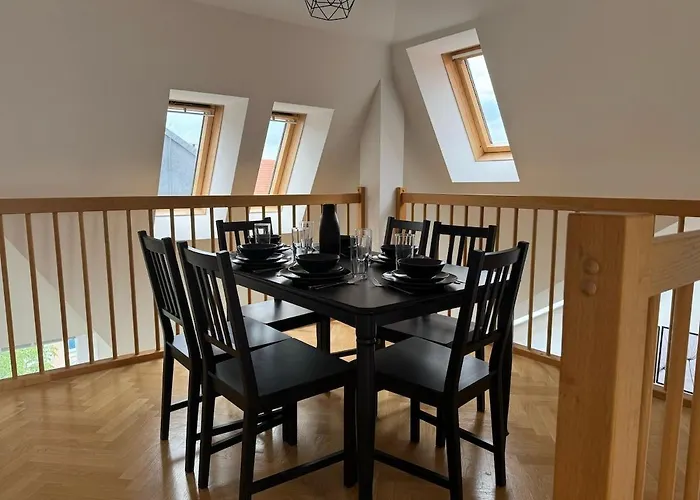 100qm, Balcony, Near Center, Schoenbrunn, Attic