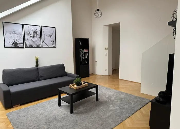 Apartment 100qm, Balcony, Near Center, Schoenbrunn, Attic *