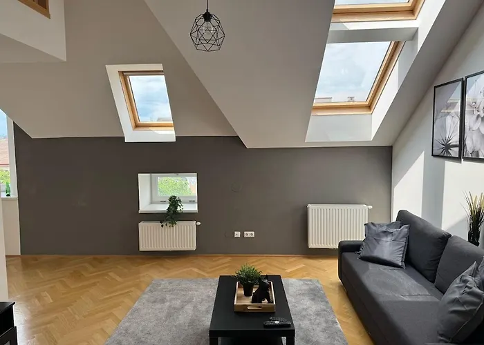 100qm, Balcony, Near Center, Schoenbrunn, Attic Apartment *