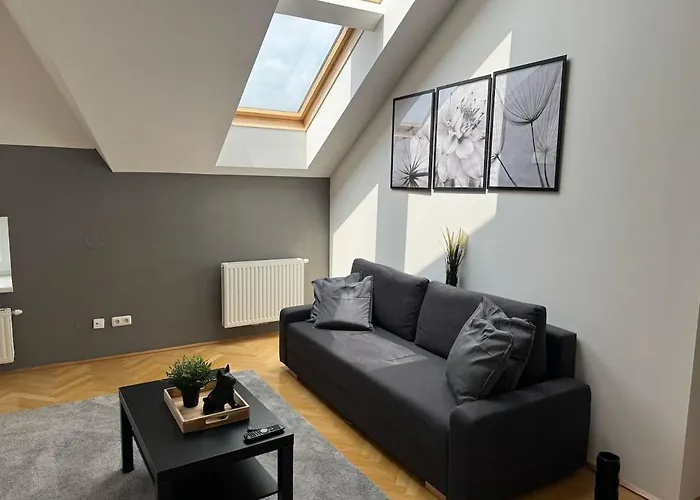 100qm, Balcony, Near Center, Schoenbrunn, Attic Vienna