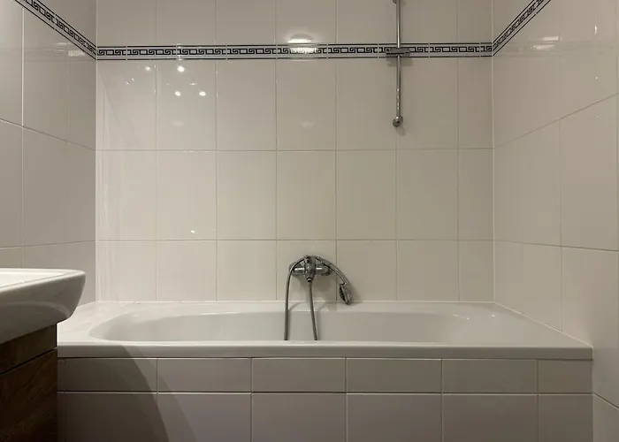 100qm, Balcony, Near Center, Schoenbrunn, Attic * Vienna
