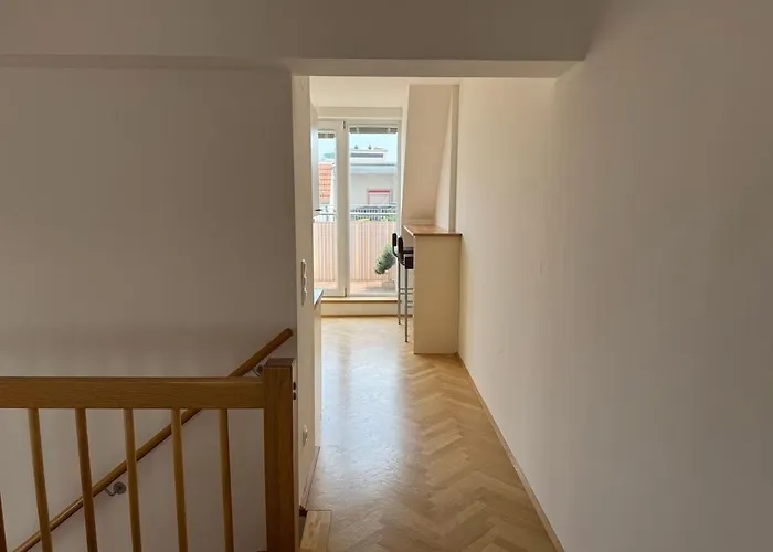 100qm, Balcony, Near Center, Schoenbrunn, Attic Apartment *