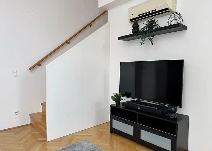 Apartment 100qm, Balcony, Near Center, Schoenbrunn, Attic