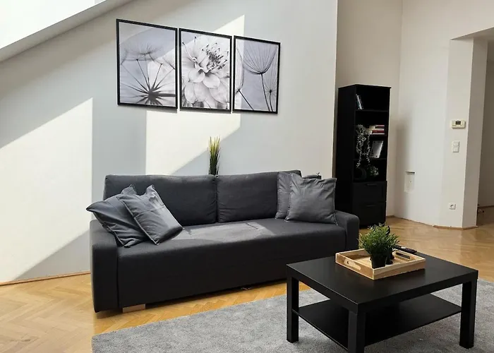 100qm, Balcony, Near Center, Schoenbrunn, Attic Apartment *