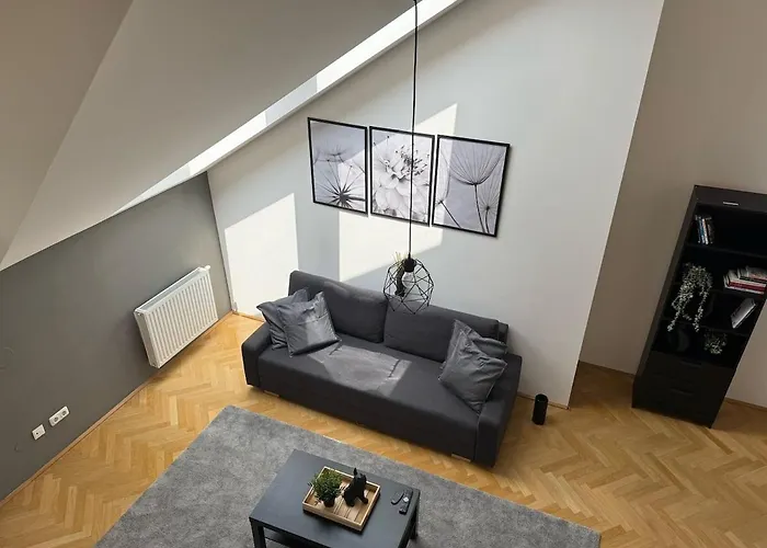 Apartment 100qm, Balcony, Near Center, Schoenbrunn, Attic