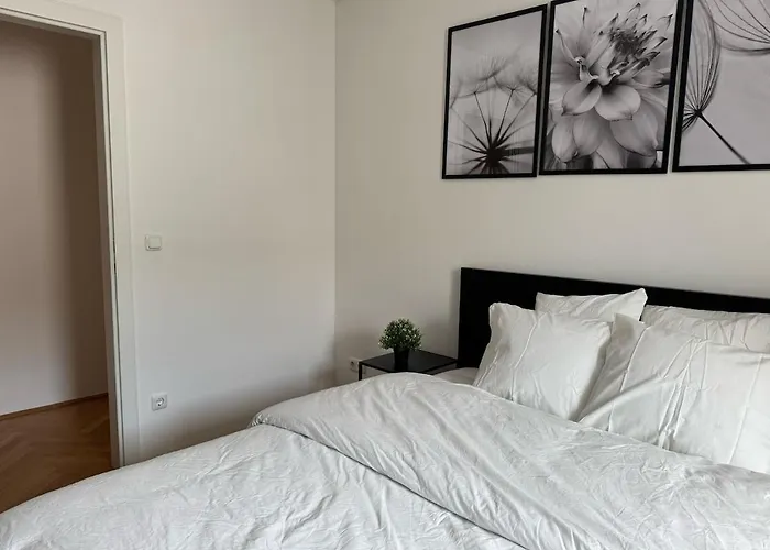Apartment 100qm, Balcony, Near Center, Schoenbrunn, Attic